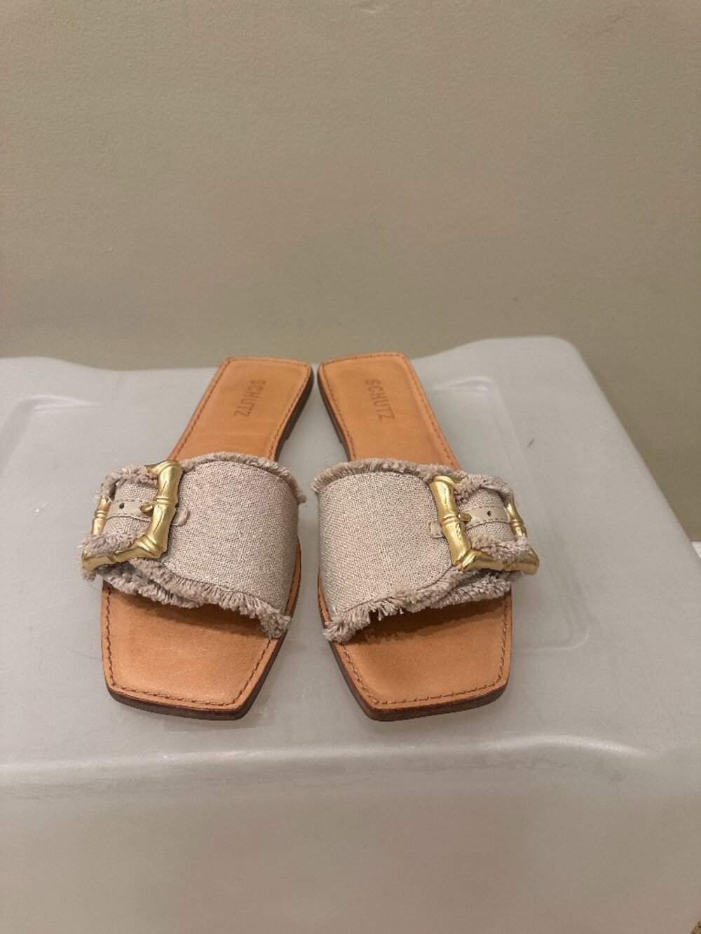 Enola Flat Sandal Schutz